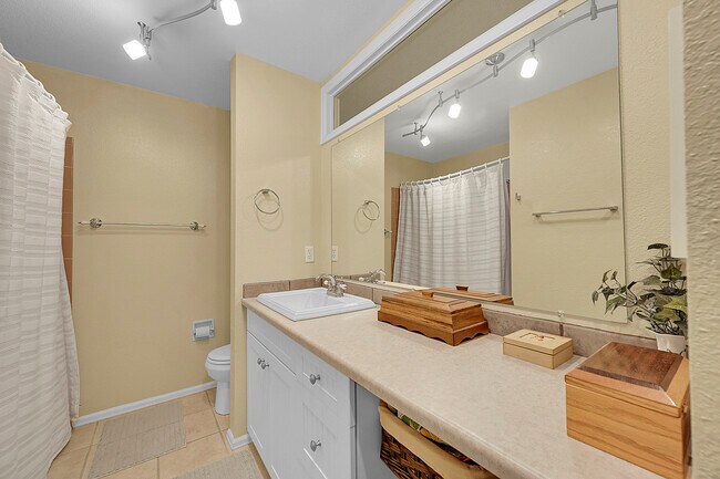 Foto del edificio - 7448 Singing Hills Ct