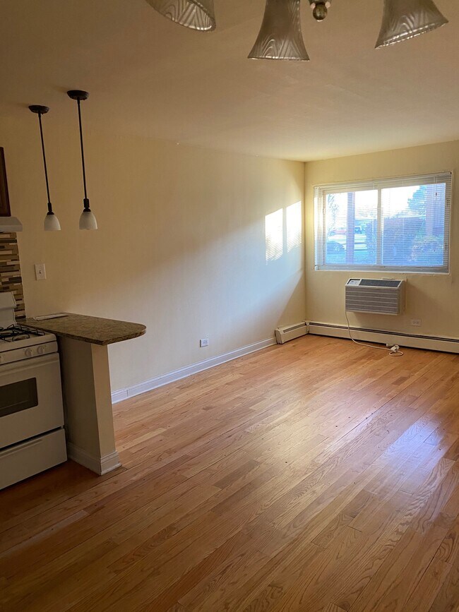 Foto del edificio - 8506 Waukegan Rd