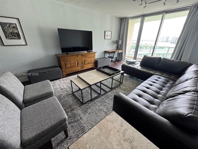 Foto del edificio - 19380 Collins Ave