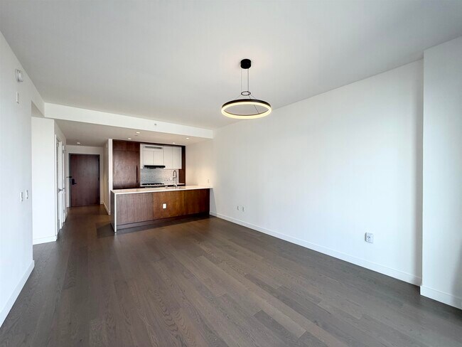 Building Photo - 75 Park Ln S