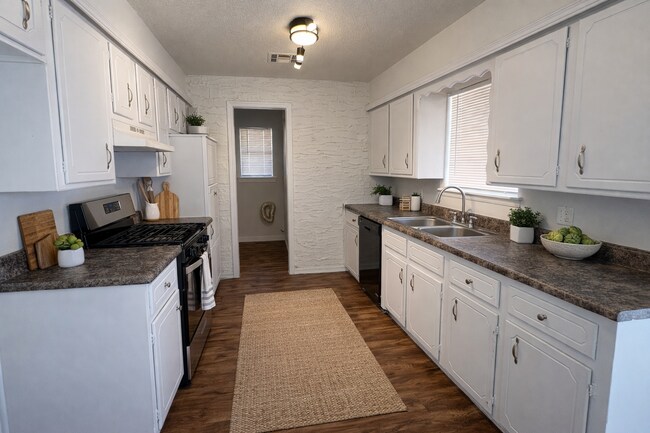 Building Photo - 5504 S Independence Ave