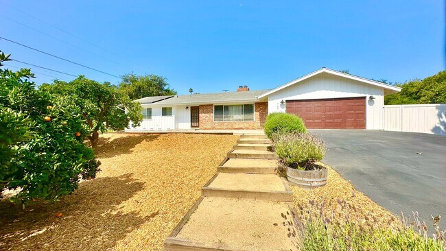 Building Photo - Beautifully Remodeled and Charming Country...