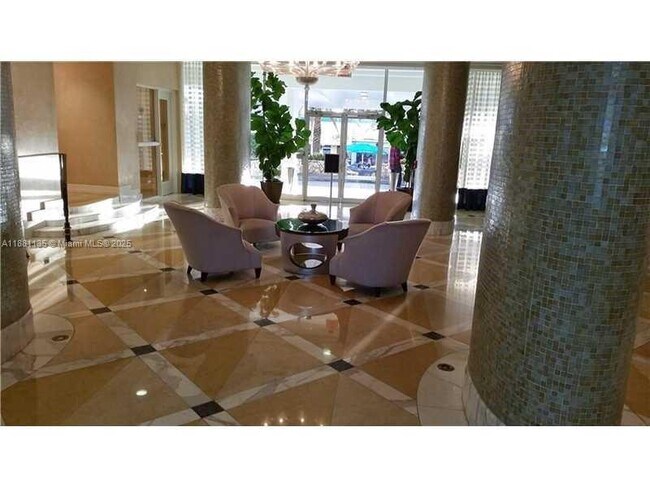 Foto del edificio - 6917 Collins Ave