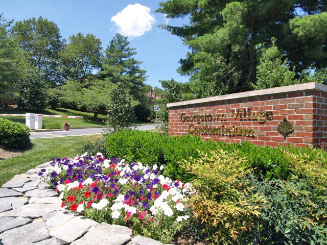 Building Photo - 11401 Commonwealth Dr