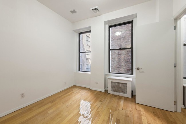 Building Photo - 66 West 77th Street
