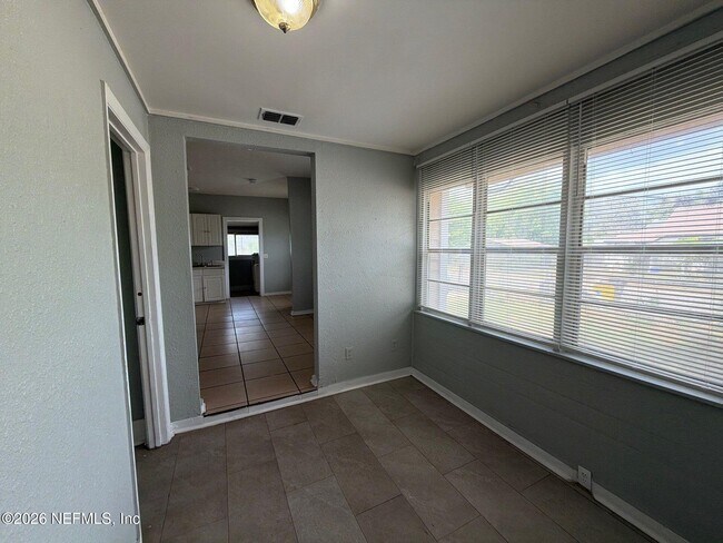 Foto del edificio - 7210 Elwood Ave
