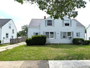 Building Photo - 881 Highland Ave