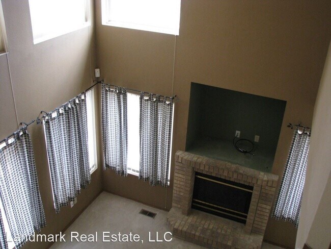 Foto del edificio - 5 br, 4 bath House - 8668 Chancellor Drive
