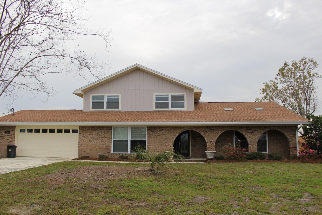 Foto principal - 3100 Wood Valley Rd