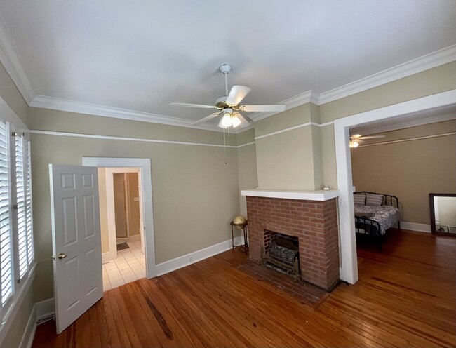 Building Photo - Classic home near downtown Valdosta