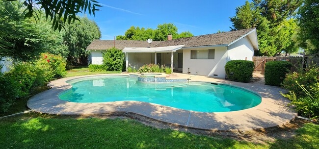 Foto del edificio - 1004 Wellington Dr