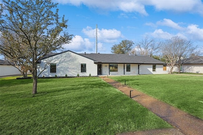 Building Photo - 12417 Quincy Ln