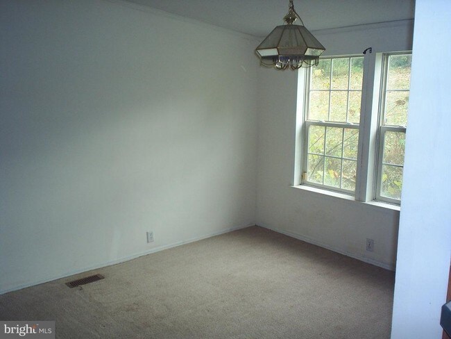 Building Photo - 53 Camp Hill Ln