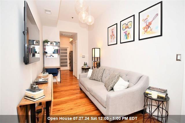 Primary Photo - 512 1st St