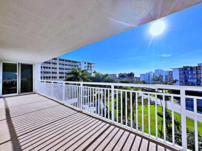 Foto del edificio - 3546 S Ocean Blvd