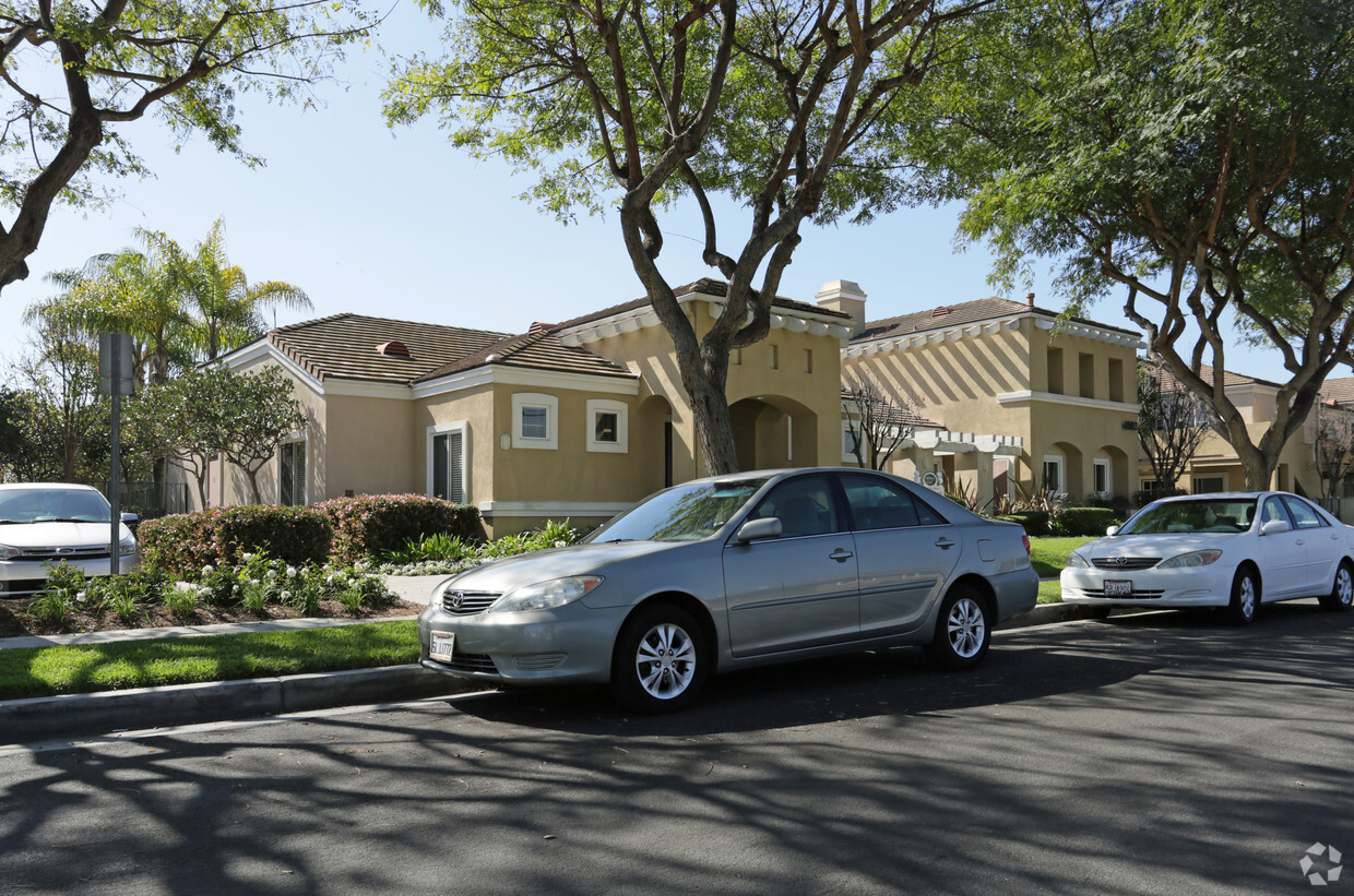 Foto del edificio - Harmony Court Apartment Homes - 62+ Senior