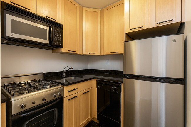 Foto del edificio - 303 E 56th St