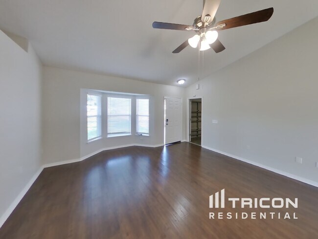Building Photo - 13176 Siam Dr