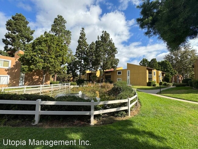 Building Photo - 3 br, 2 bath House - 17075 W Bernardo Dr #102