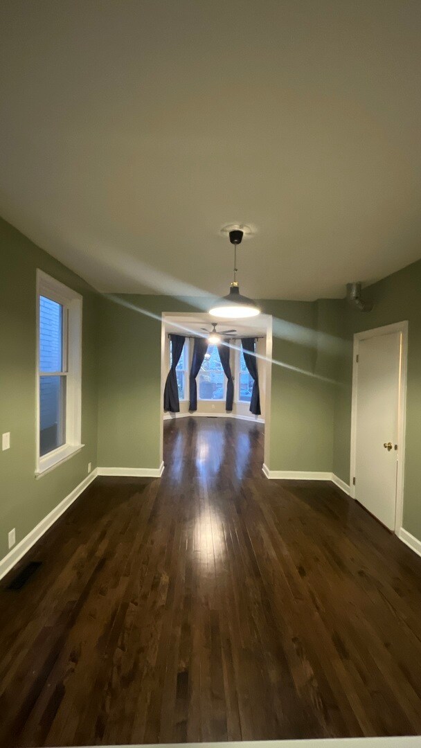 Foto del edificio - 1503 W Superior St