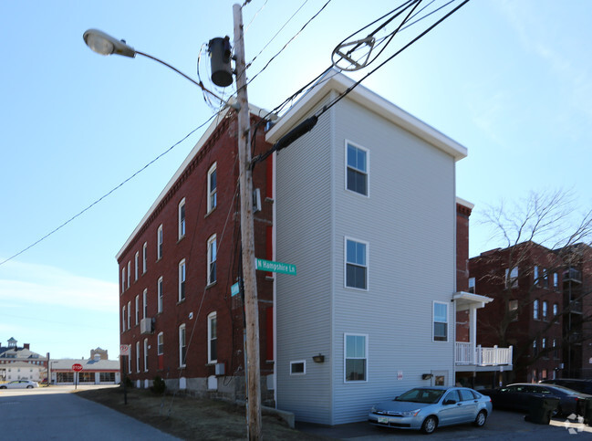 Building Photo - 1490 Elm St