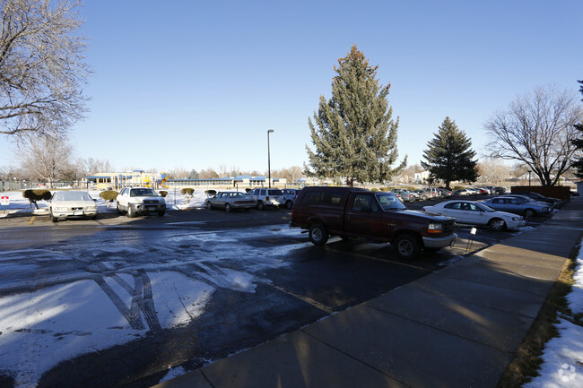 Building Photo - Mountain View Plaza