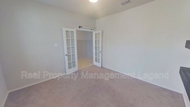 Building Photo - 1608 Hinckley Ave