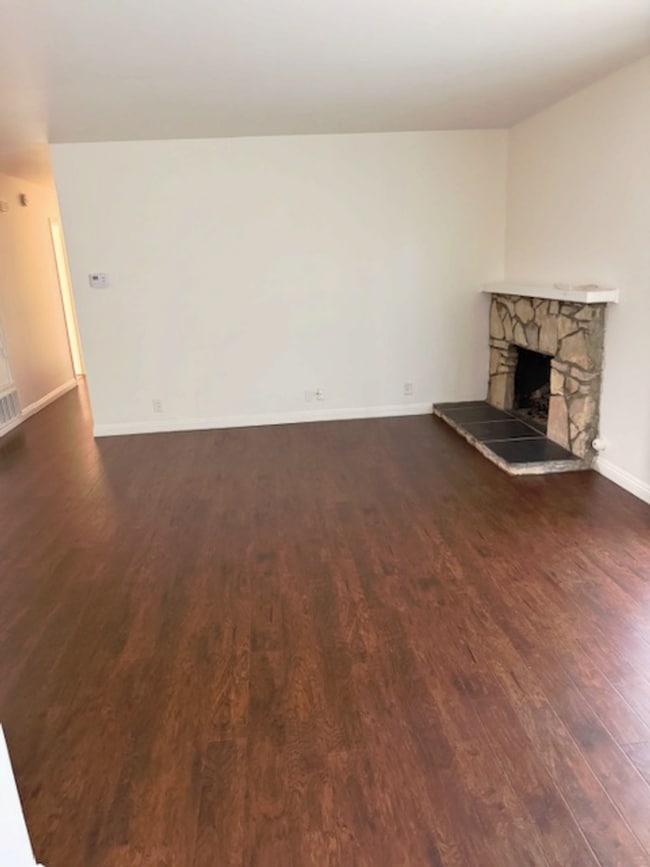 Building Photo - Single Story South HB home