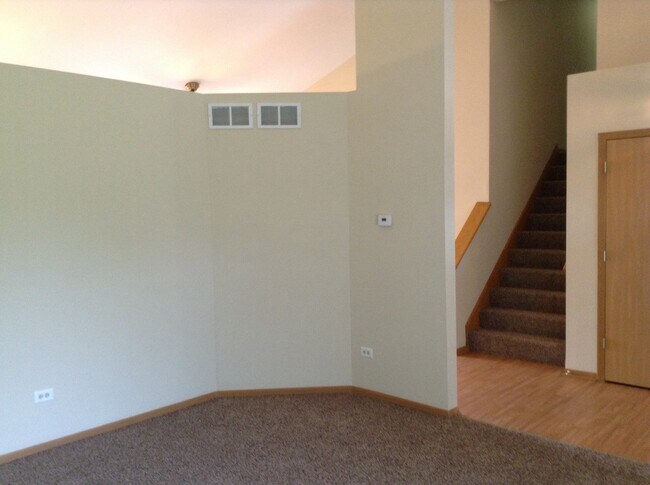 Building Photo - 6511 Benich Ln