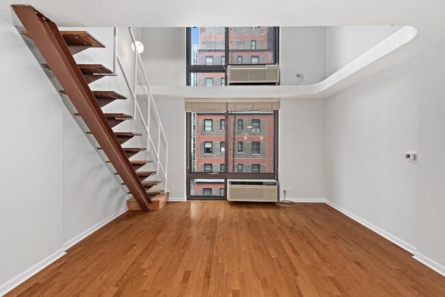 Building Photo - 1221 N Dearborn Pkwy