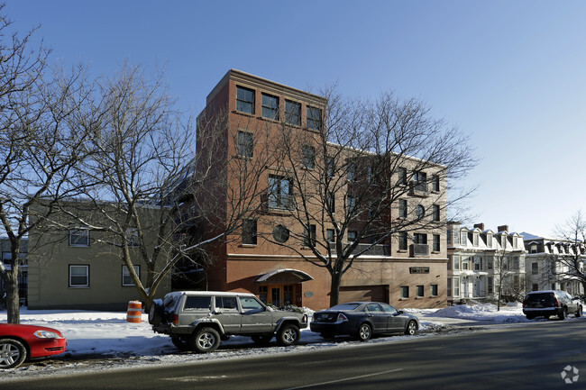 Building Photo - Casco Terrace