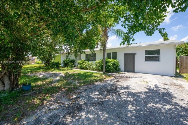 Building Photo - 3327 Sapphire Rd