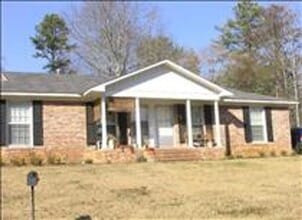 Building Photo - 1041 Crestwood Dr