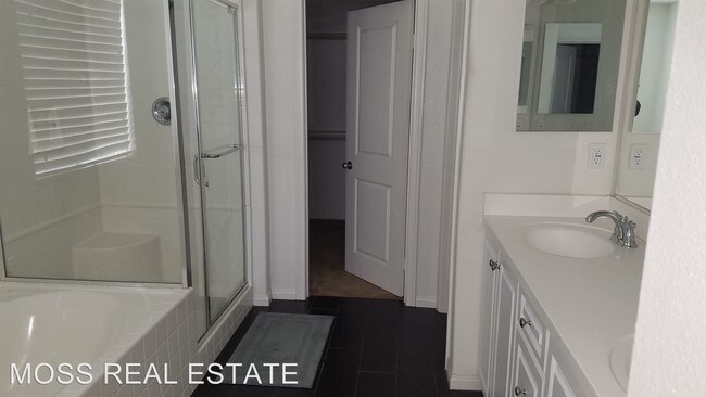 Foto del edificio - 4 br, 3 bath House - 10414 Mustang Peak Dr.
