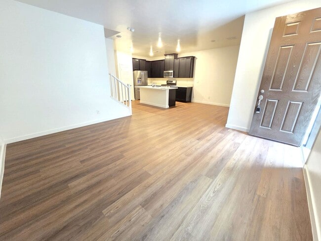 Building Photo - 5730 Sky Pointe Dr