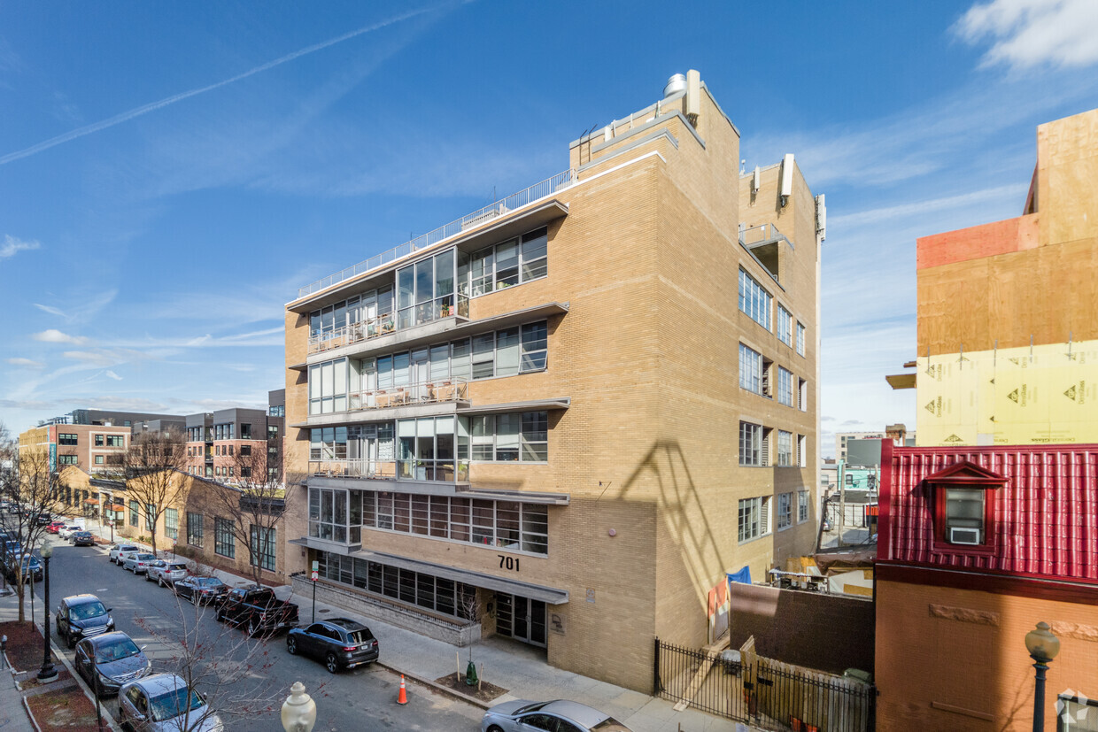 Primary Photo - Lamont Street Lofts