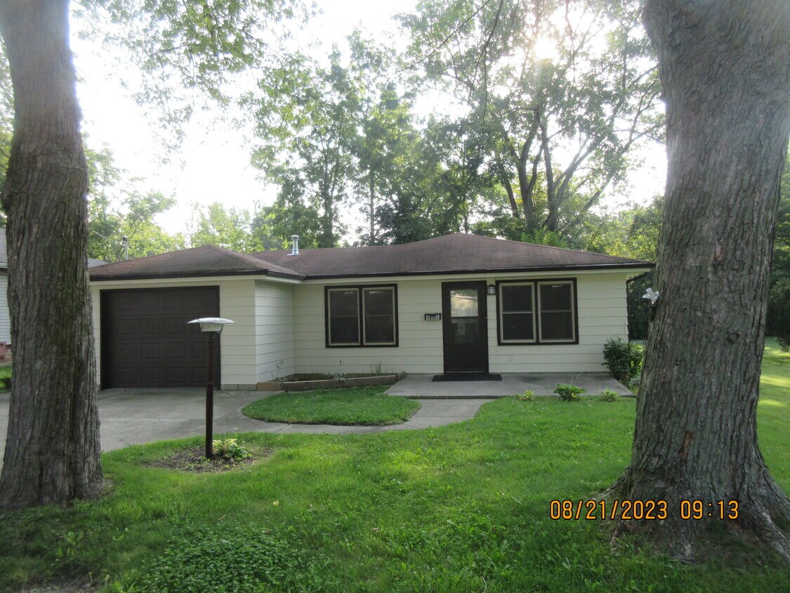 Primary Photo - 908 Coventry Dr