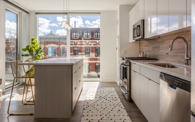 Foto del edificio - 2359 N Lincoln Ave