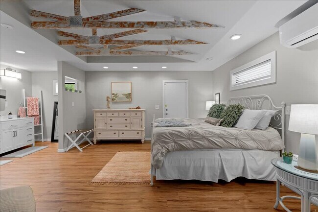 Foto del edificio - 1345 Bayshore Dr