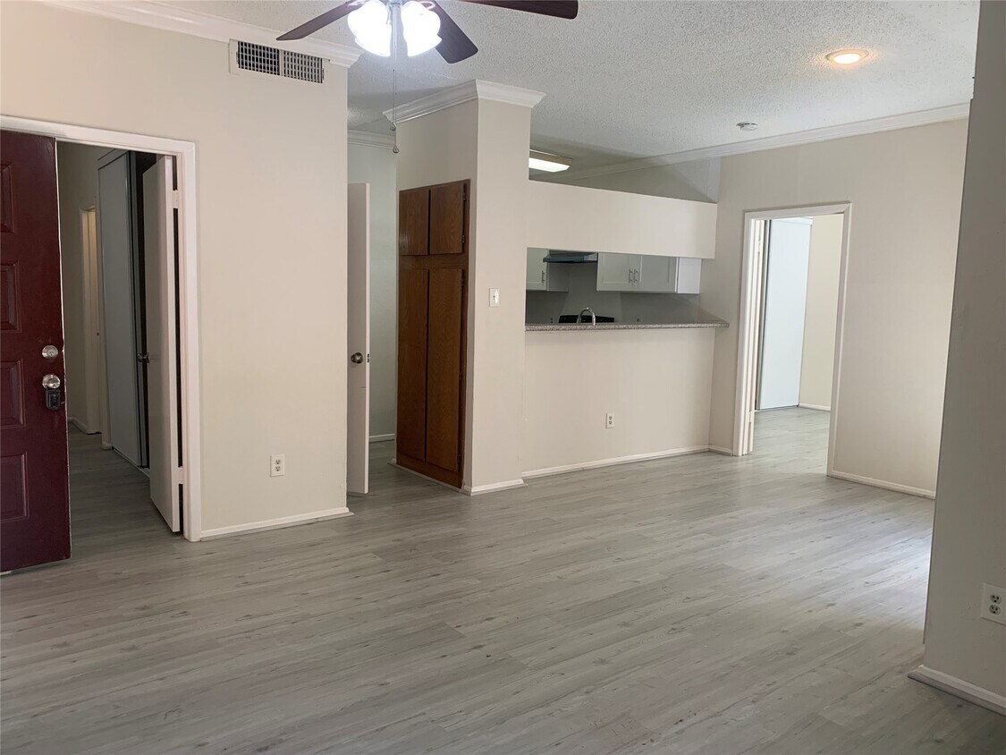 Foto principal - 2710 Grants Lake Blvd