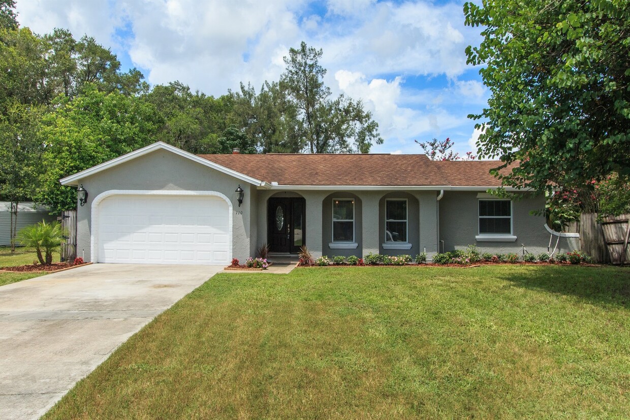 Foto principal - Remodeled Gorgeous Single Family Home