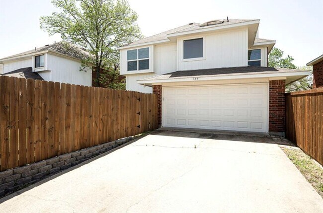 Foto del edificio - 344 Kyle Dr