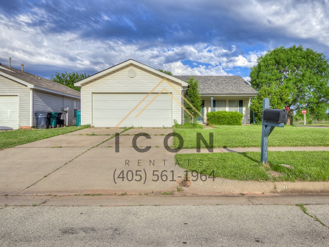 Primary Photo - 901 Edinburg Dr