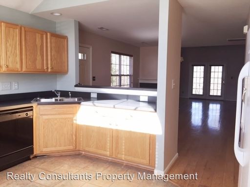 Foto del edificio - 886 Creek Crossing Trl