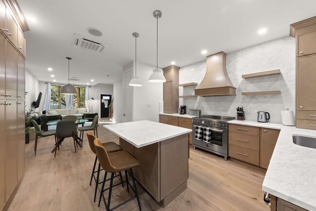 Foto del edificio - 10 Hausman St