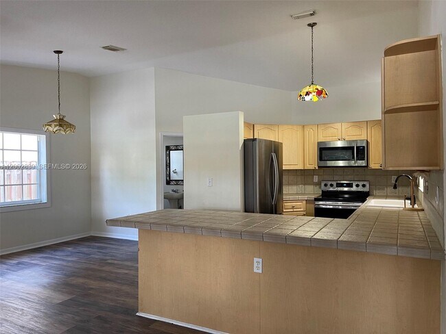 Foto del edificio - 15873 SW 43rd St