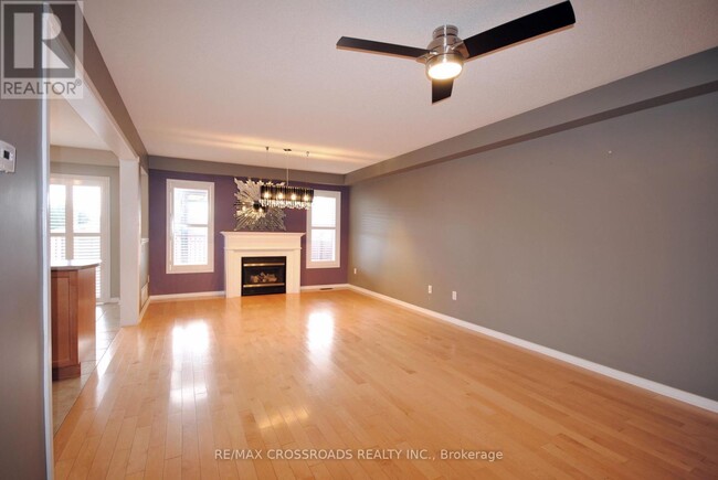 Building Photo - 51 Beachgrove Crescent