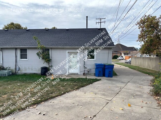 Building Photo - 13681 McKinley-