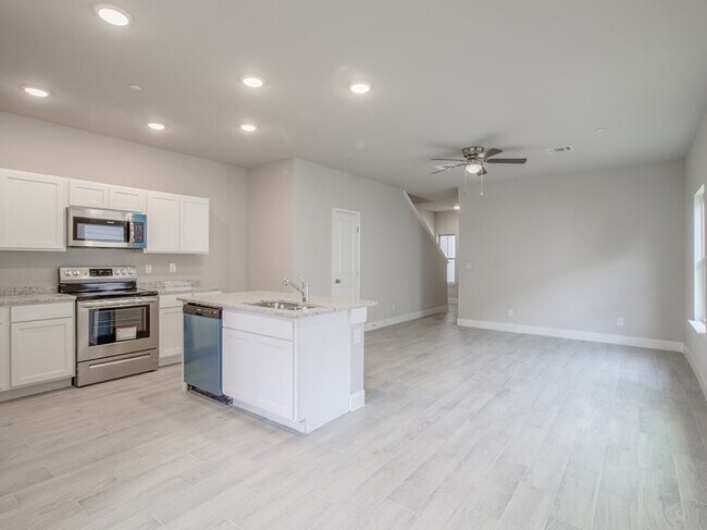 Photo - 7507 Savannah Brooks Apartment