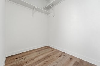 Building Photo - 25414 Barmby Dr